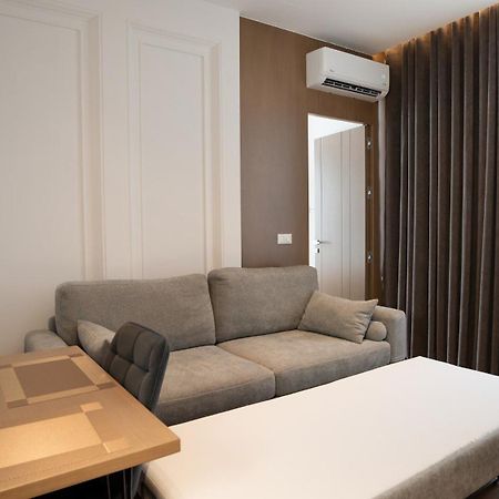Albani'S Apartment Tirana Extérieur photo