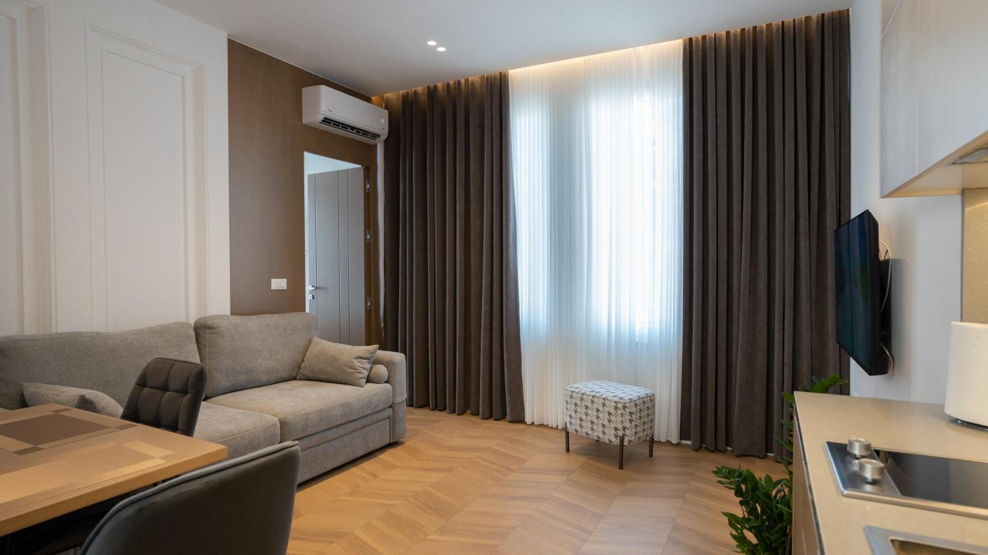 Albani'S Apartment Tirana Extérieur photo
